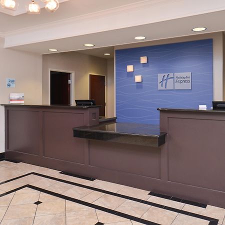 Holiday Inn Express & Suites San Antonio South Bagian luar foto