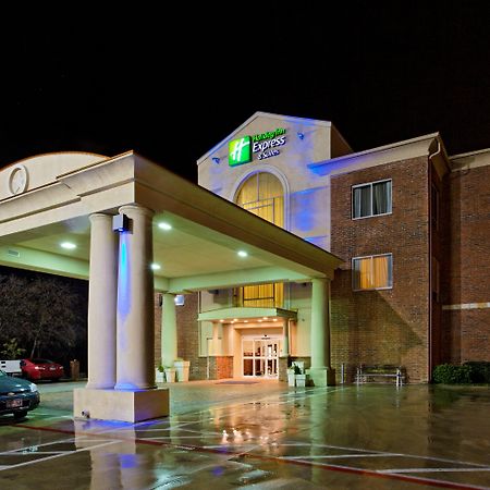 Holiday Inn Express & Suites San Antonio South Bagian luar foto