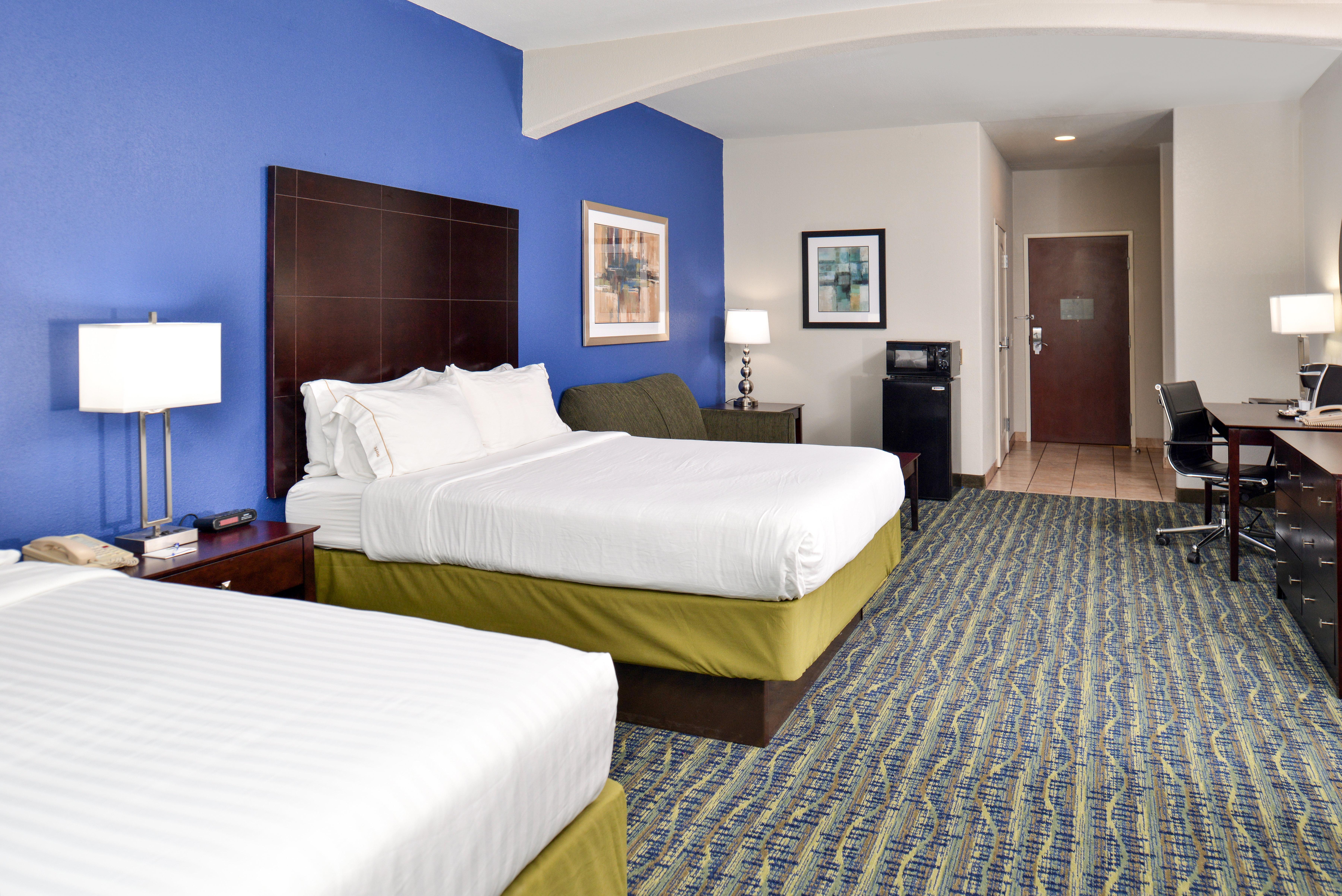 Holiday Inn Express & Suites San Antonio South Bagian luar foto