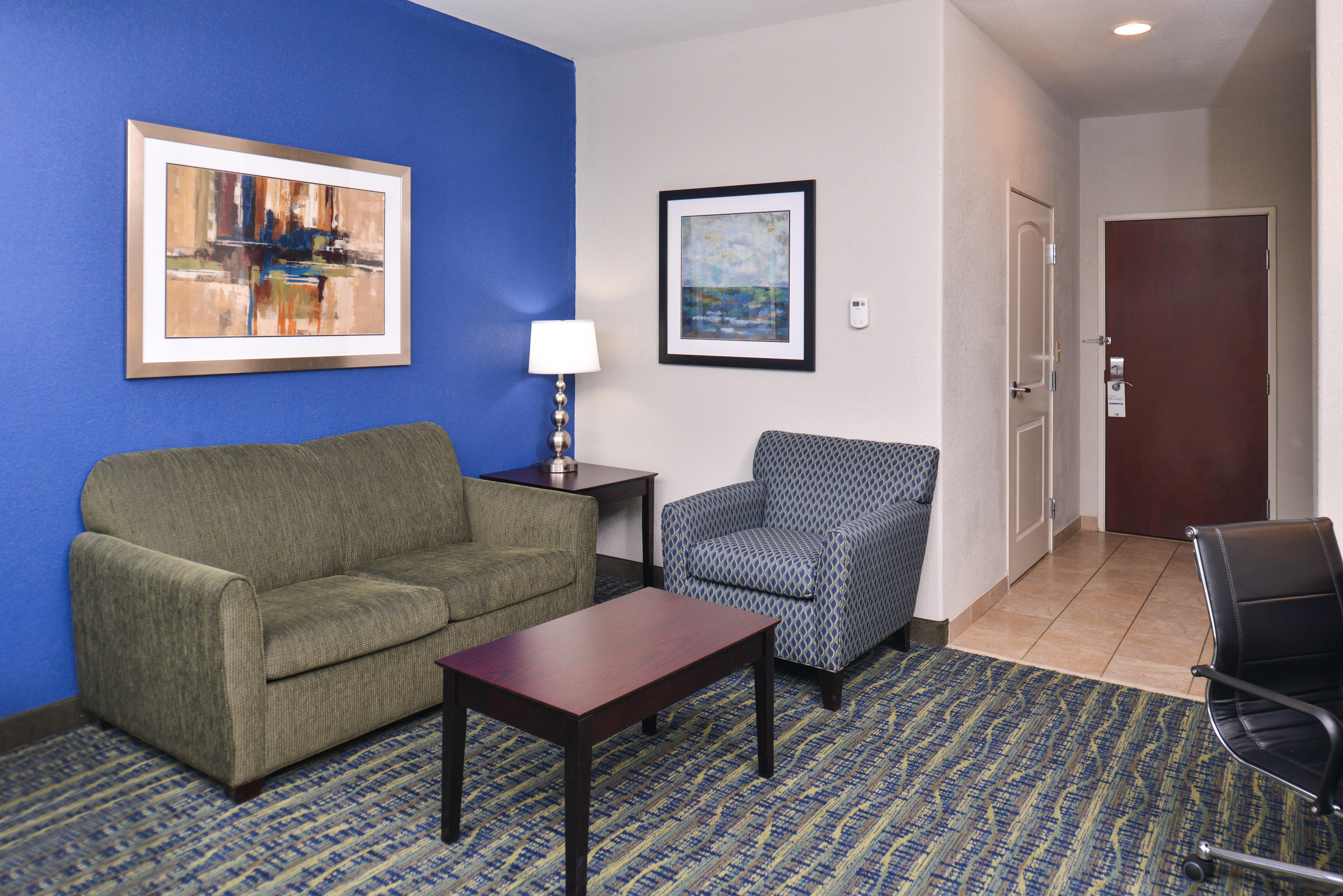 Holiday Inn Express & Suites San Antonio South Bagian luar foto
