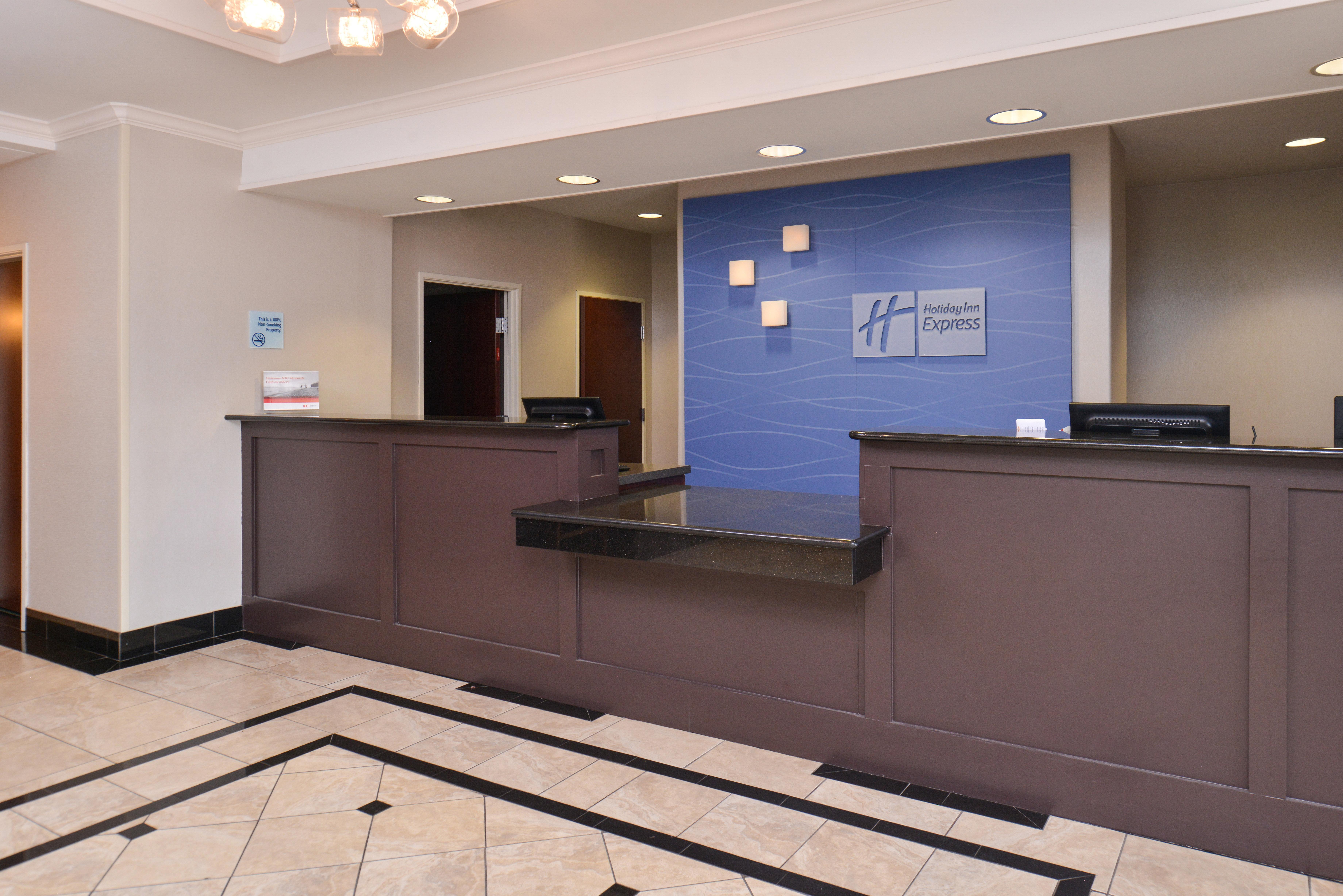 Holiday Inn Express & Suites San Antonio South Bagian luar foto