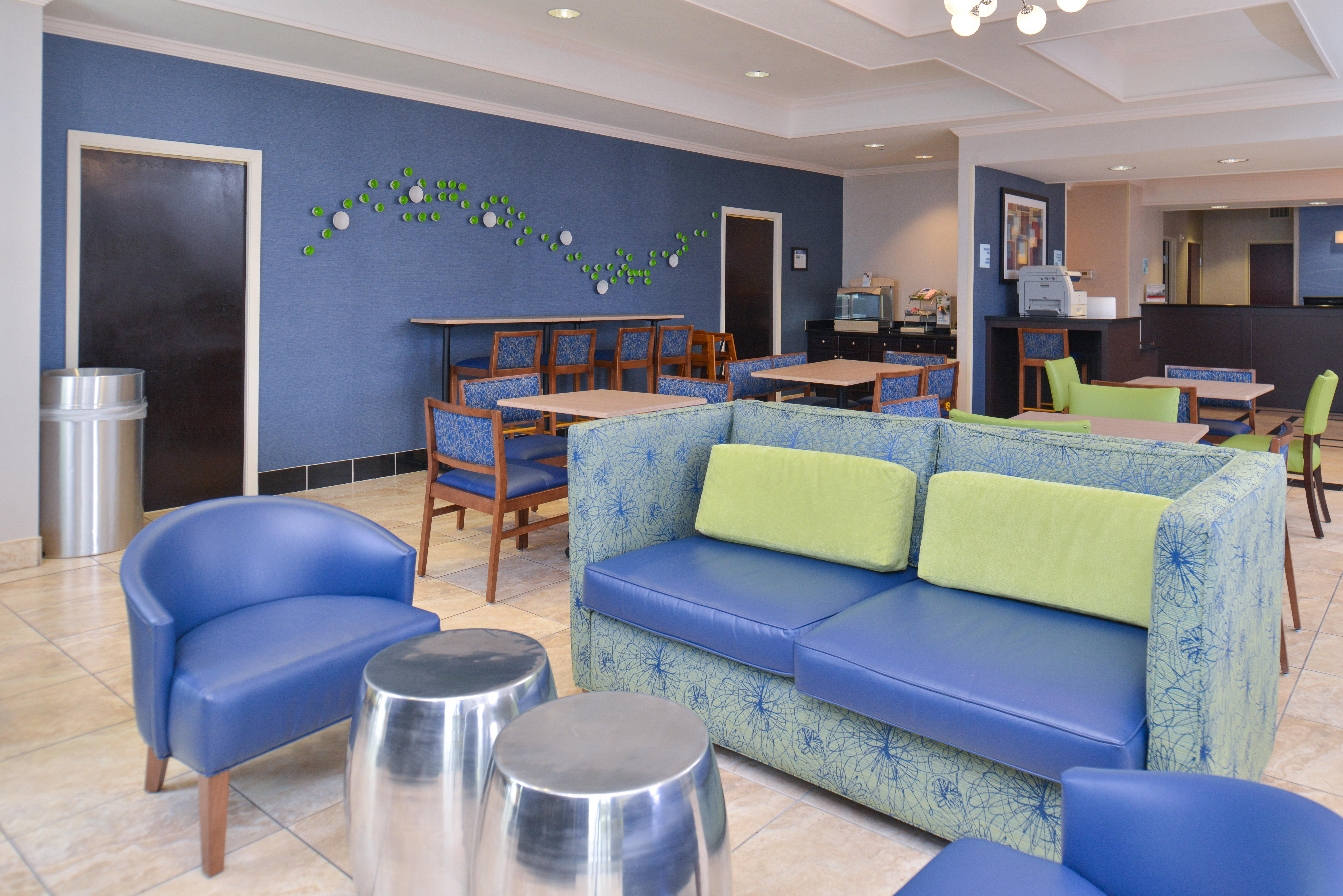 Holiday Inn Express & Suites San Antonio South Bagian luar foto