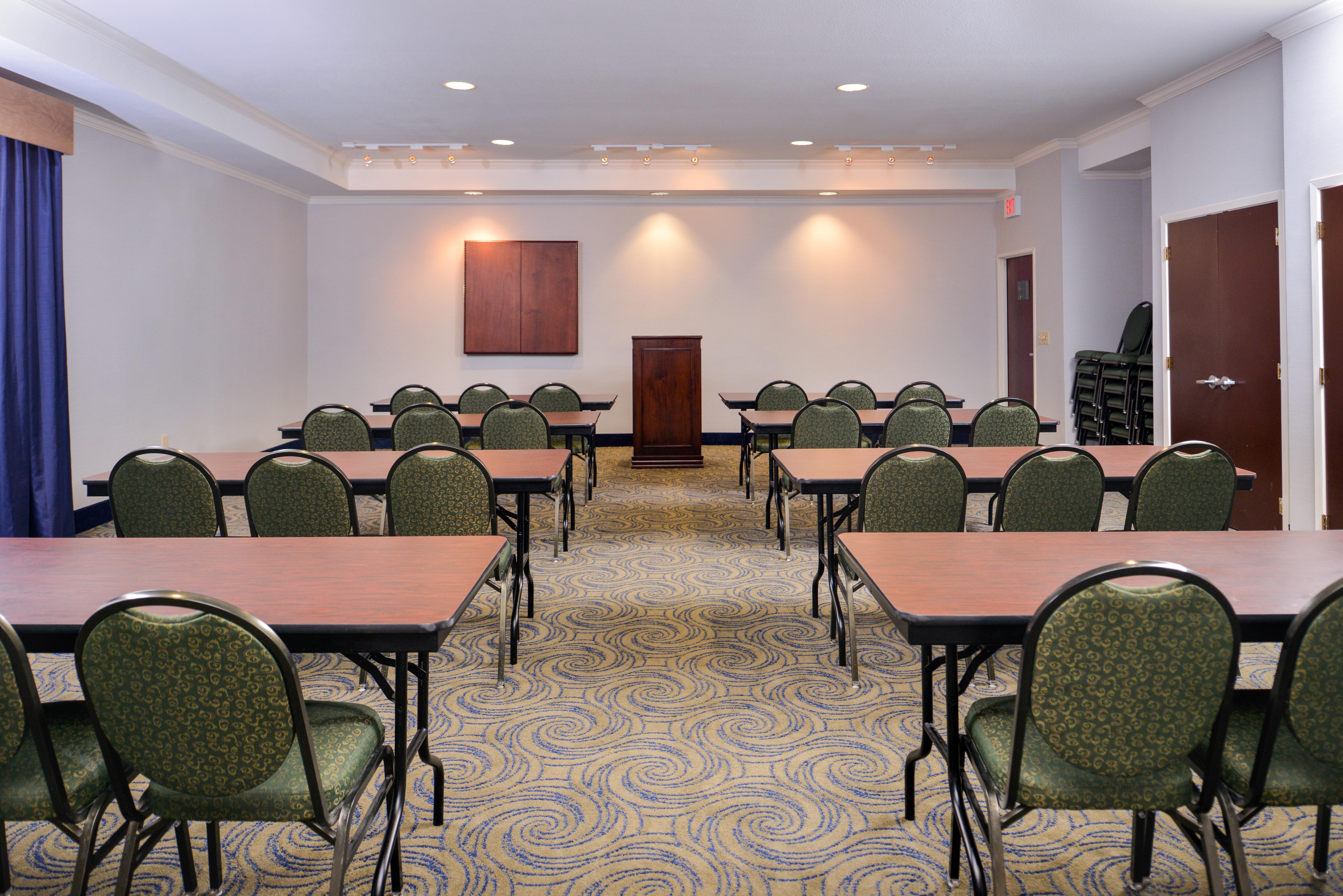 Holiday Inn Express & Suites San Antonio South Bagian luar foto