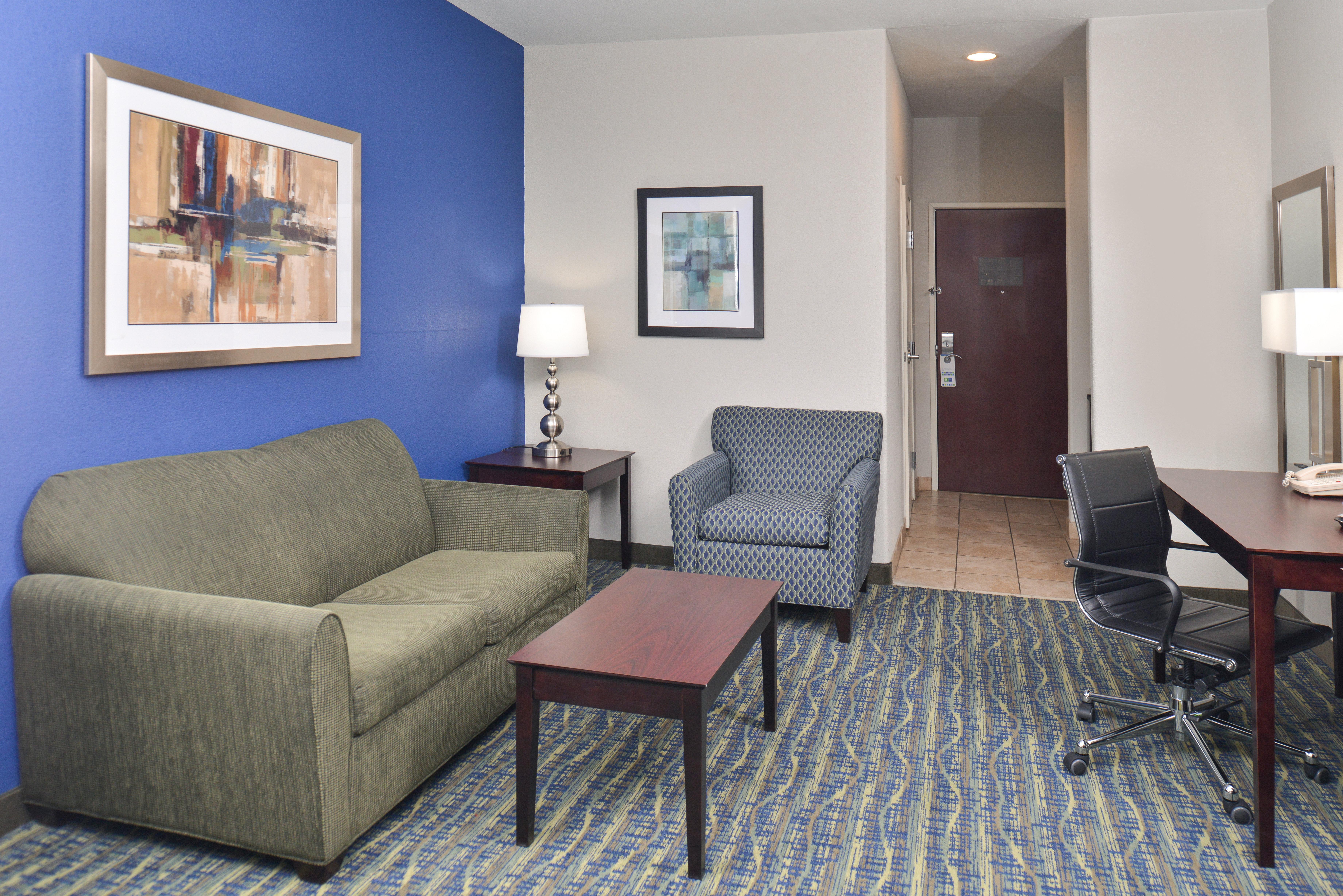 Holiday Inn Express & Suites San Antonio South Bagian luar foto