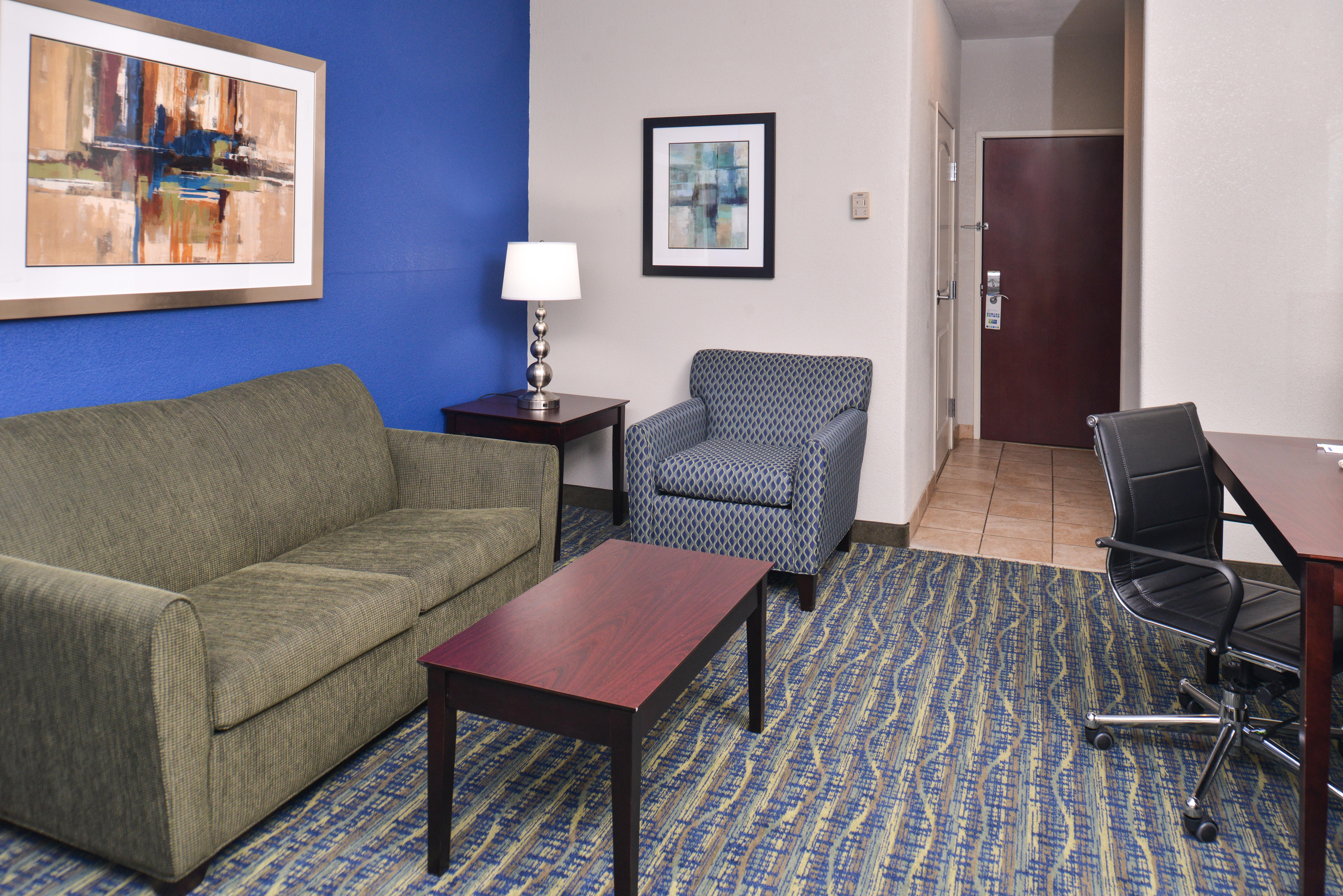 Holiday Inn Express & Suites San Antonio South Bagian luar foto