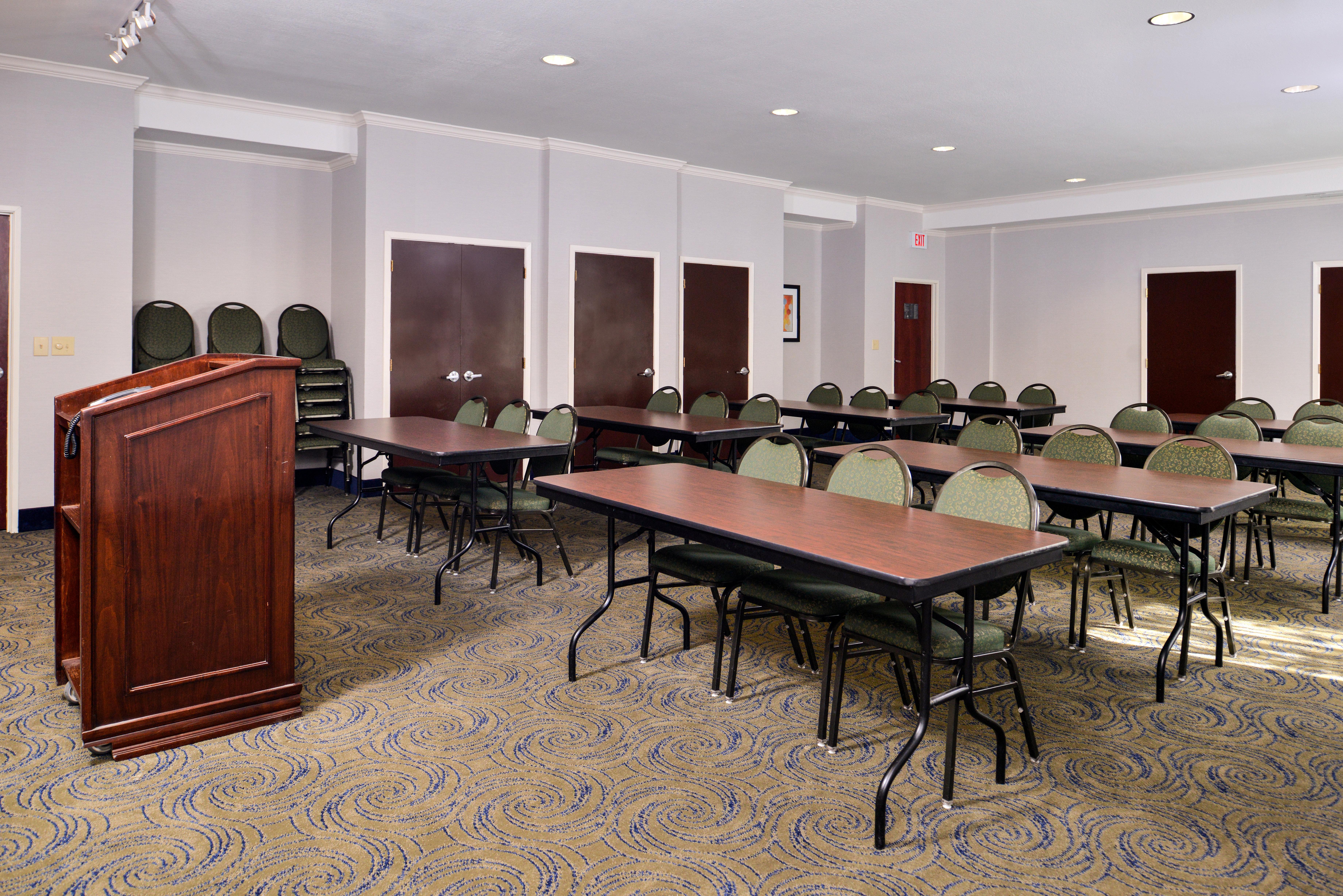 Holiday Inn Express & Suites San Antonio South Bagian luar foto