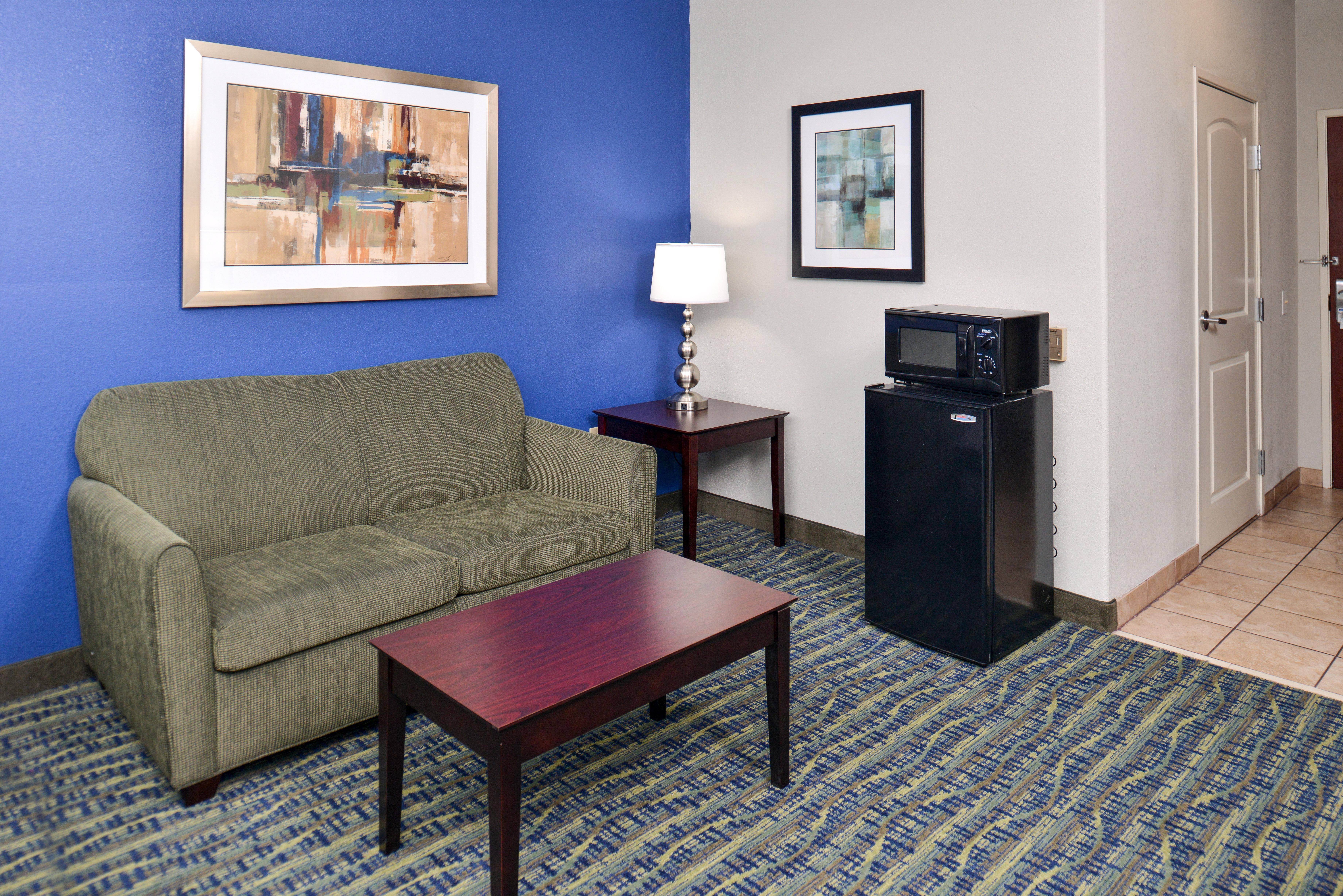 Holiday Inn Express & Suites San Antonio South Bagian luar foto